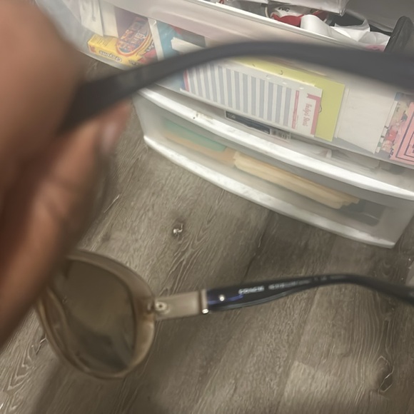 Coach sunglasses - Picture 3 of 6